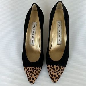 Martinez Valero suede pumps with cow hide toe